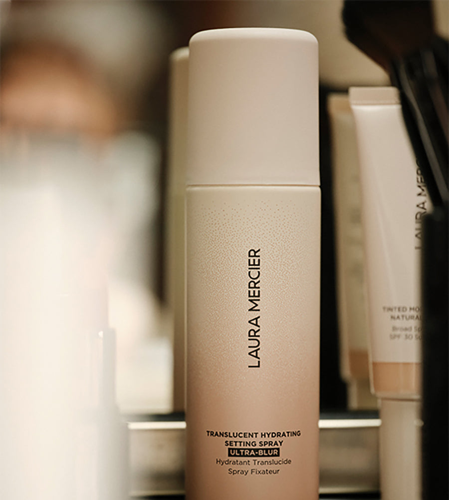 Translucent Hydrating Setting Spray Ultra-Blur View 2
